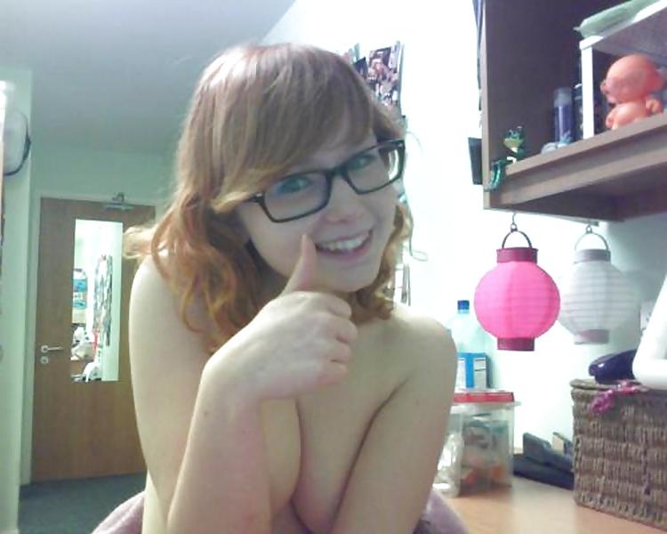 25P Pretty Amateur RedHead Lauren 3