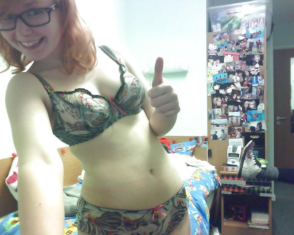 25P Pretty Amateur RedHead Lauren 4