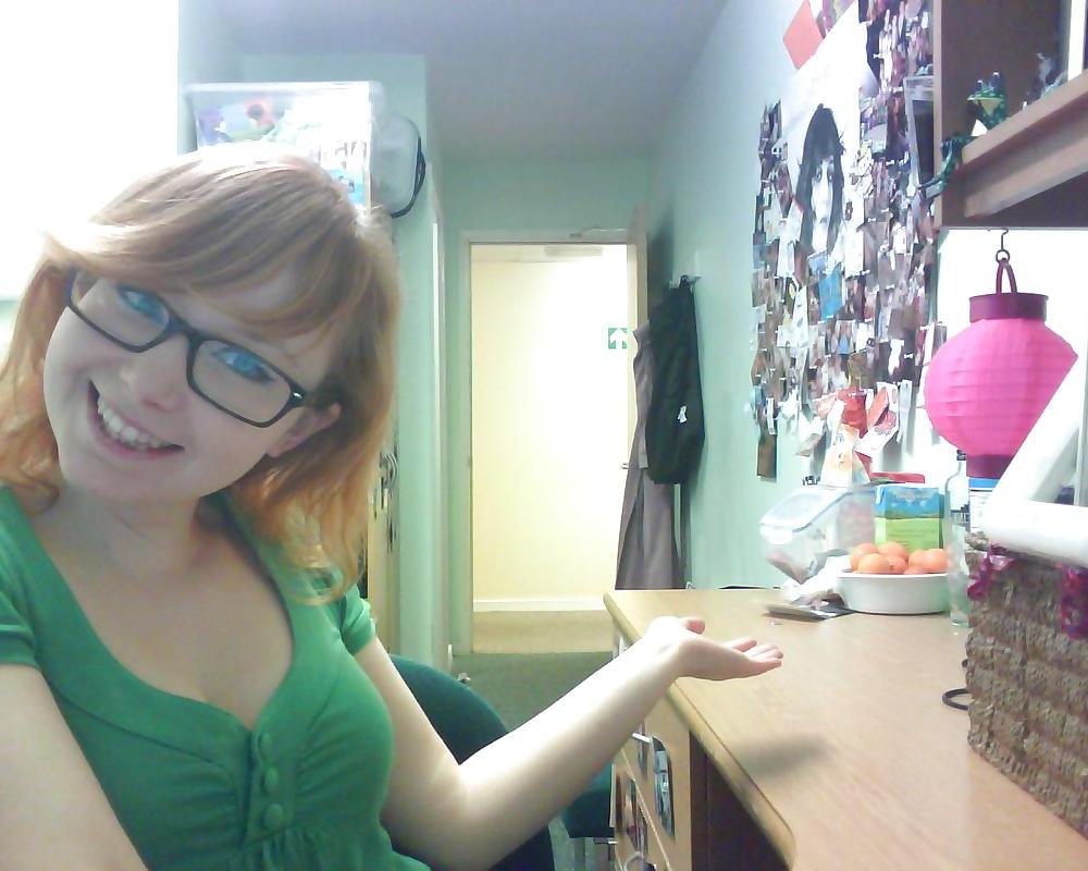 25P Pretty Amateur RedHead Lauren 4