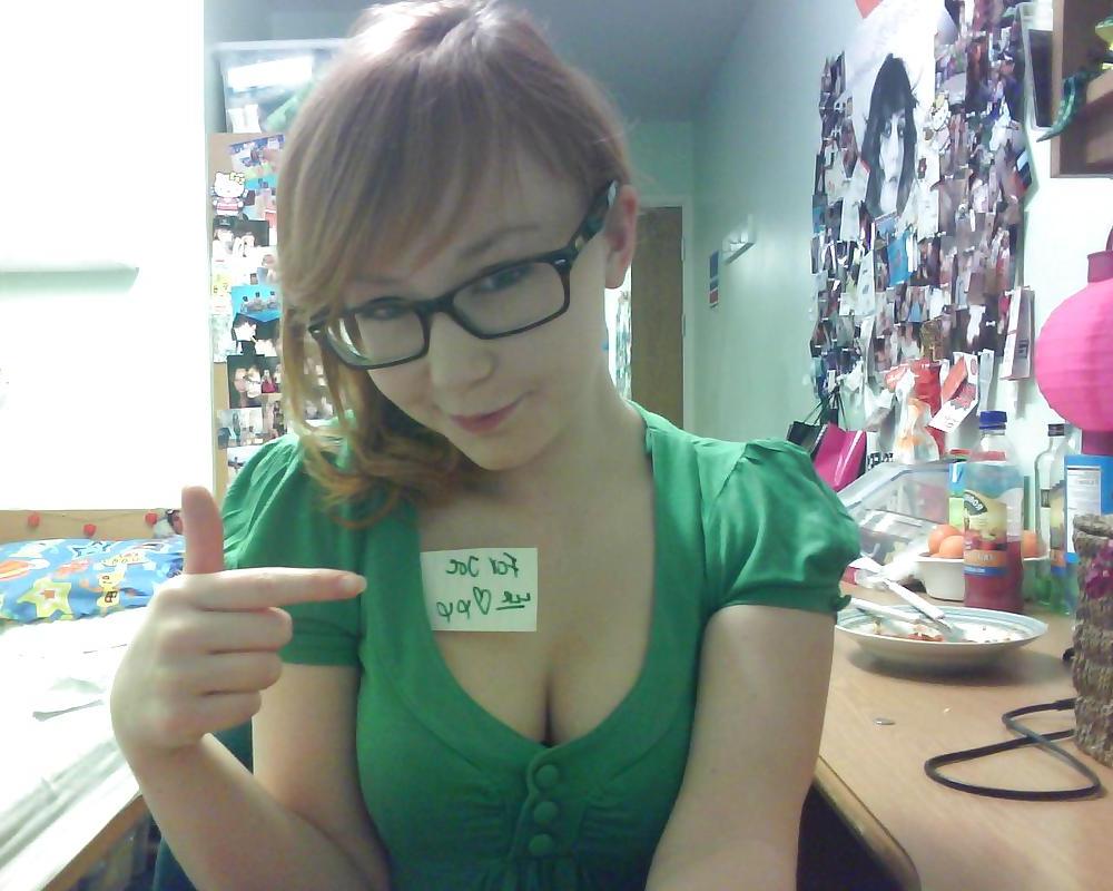 25P Pretty Amateur RedHead Lauren 4