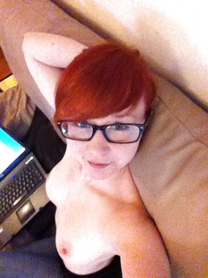 25P Pretty Amateur RedHead Lauren 4