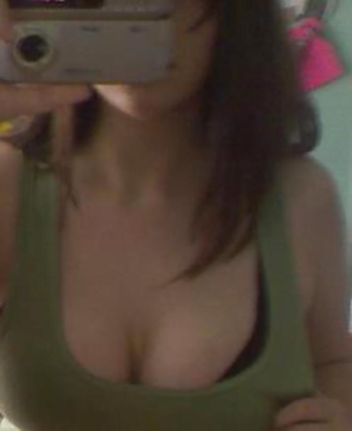 25P Pretty Amateur Brunette 3