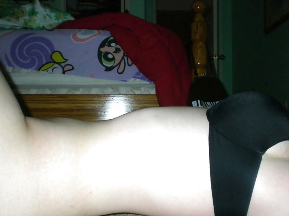 25P Pretty Amateur Brunette 3