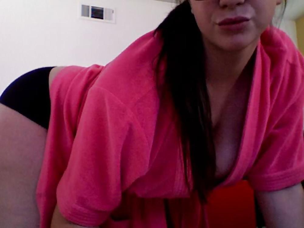 25P Pretty Amateur Brunette 3