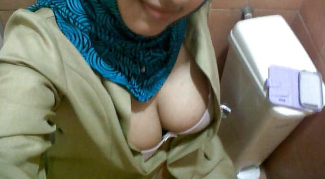12P Hijab Big Boob School Teacher (Private Collection)