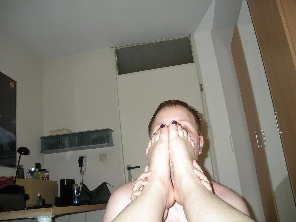 13P My Smelly Feet 19yo (tease + reward)