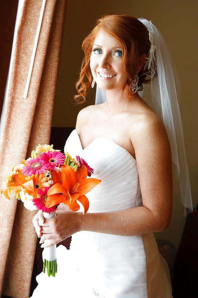 25P Young Sexy Grade School Teacher (What would you do to her?)