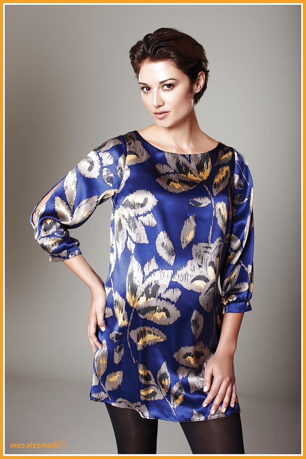 25P Pregnant Women In Satin