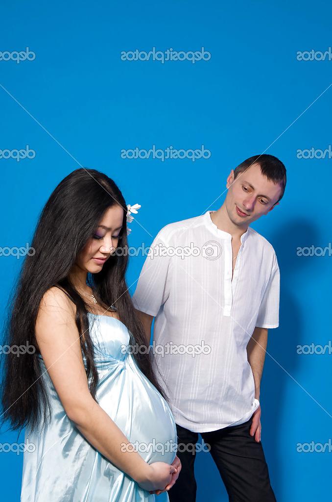 25P Pregnant Women In Satin