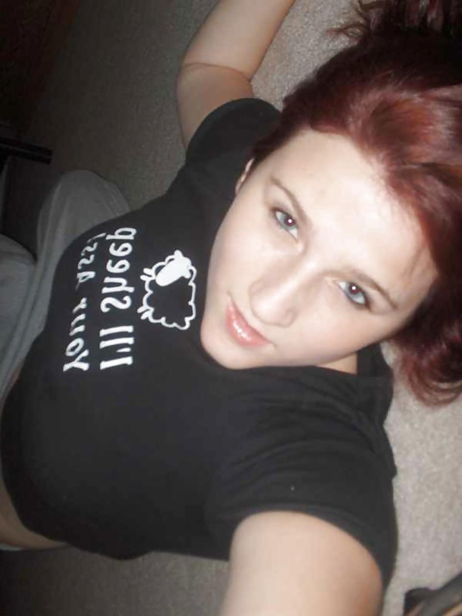 8P Pretty Amateur RedHead 1
