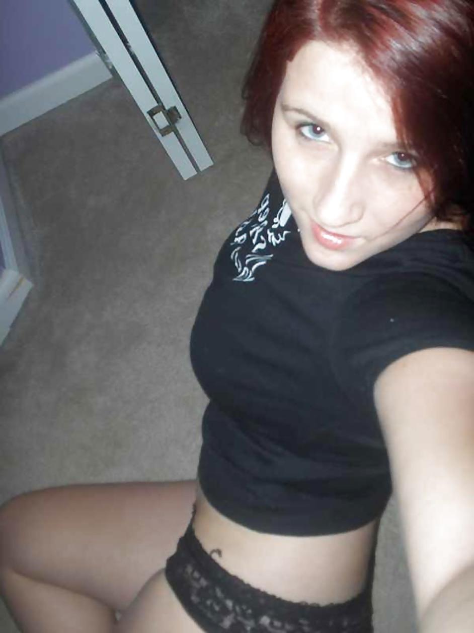 8P Pretty Amateur RedHead 1