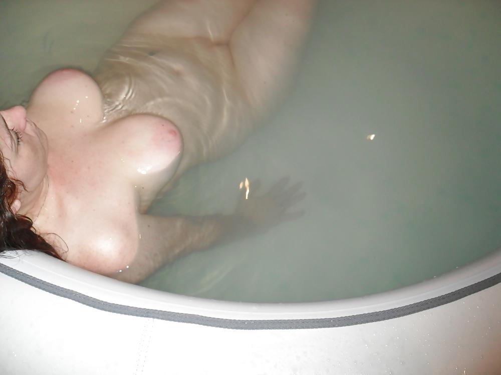 9P Sexy wife in hot tub and sauuna