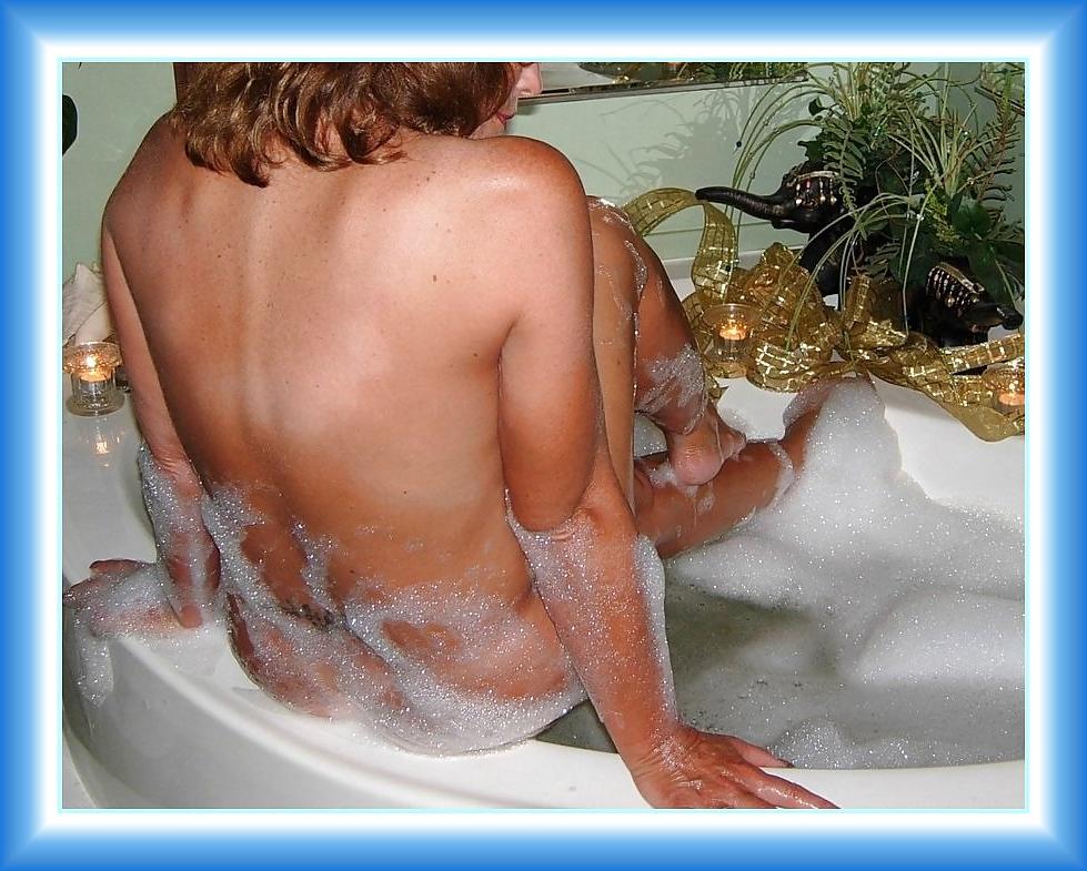 25P Bubble bath MILF