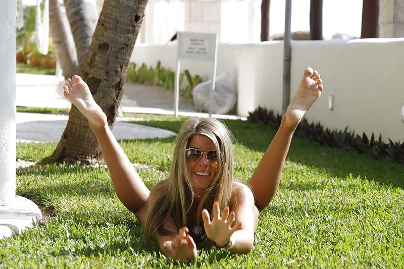 25P Girlfriend on holiday