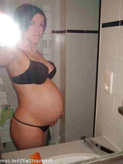 25P My favorite pregnant moms in thongs and nightgowns