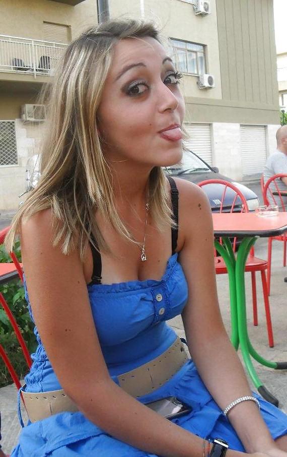 10P Simy - Blonde Silly Tease 