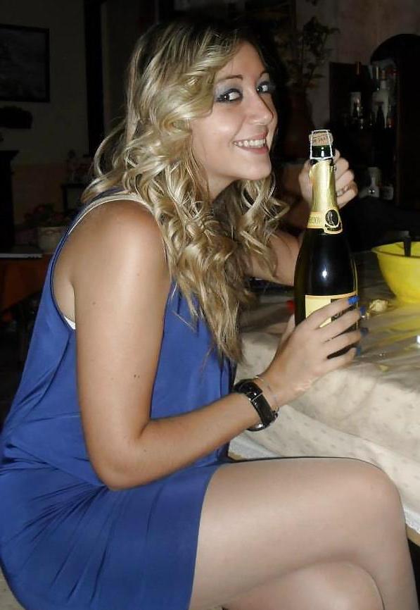 10P Simy - Blonde Silly Tease 