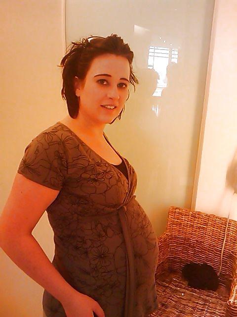 9P Pregnant and want your cum