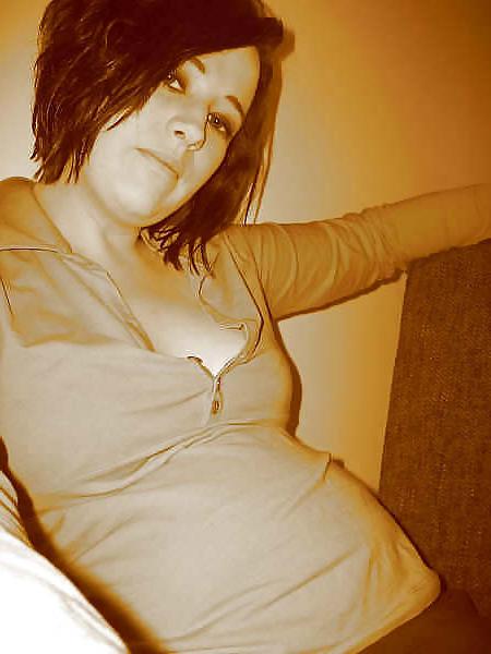 9P Pregnant and want your cum