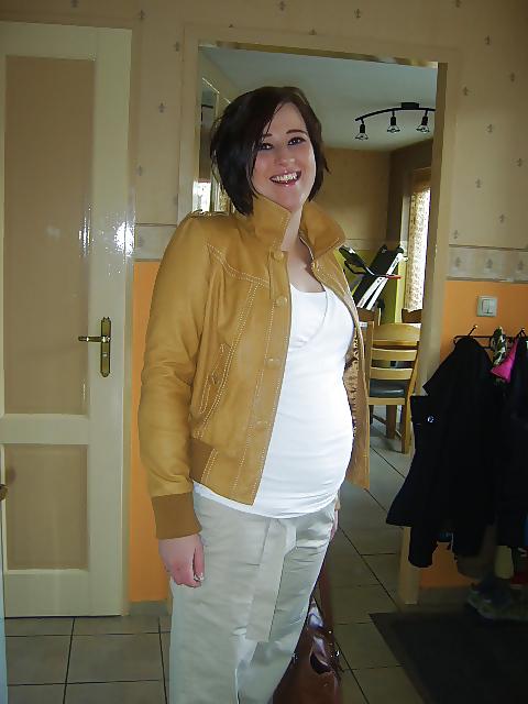 9P Pregnant and want your cum