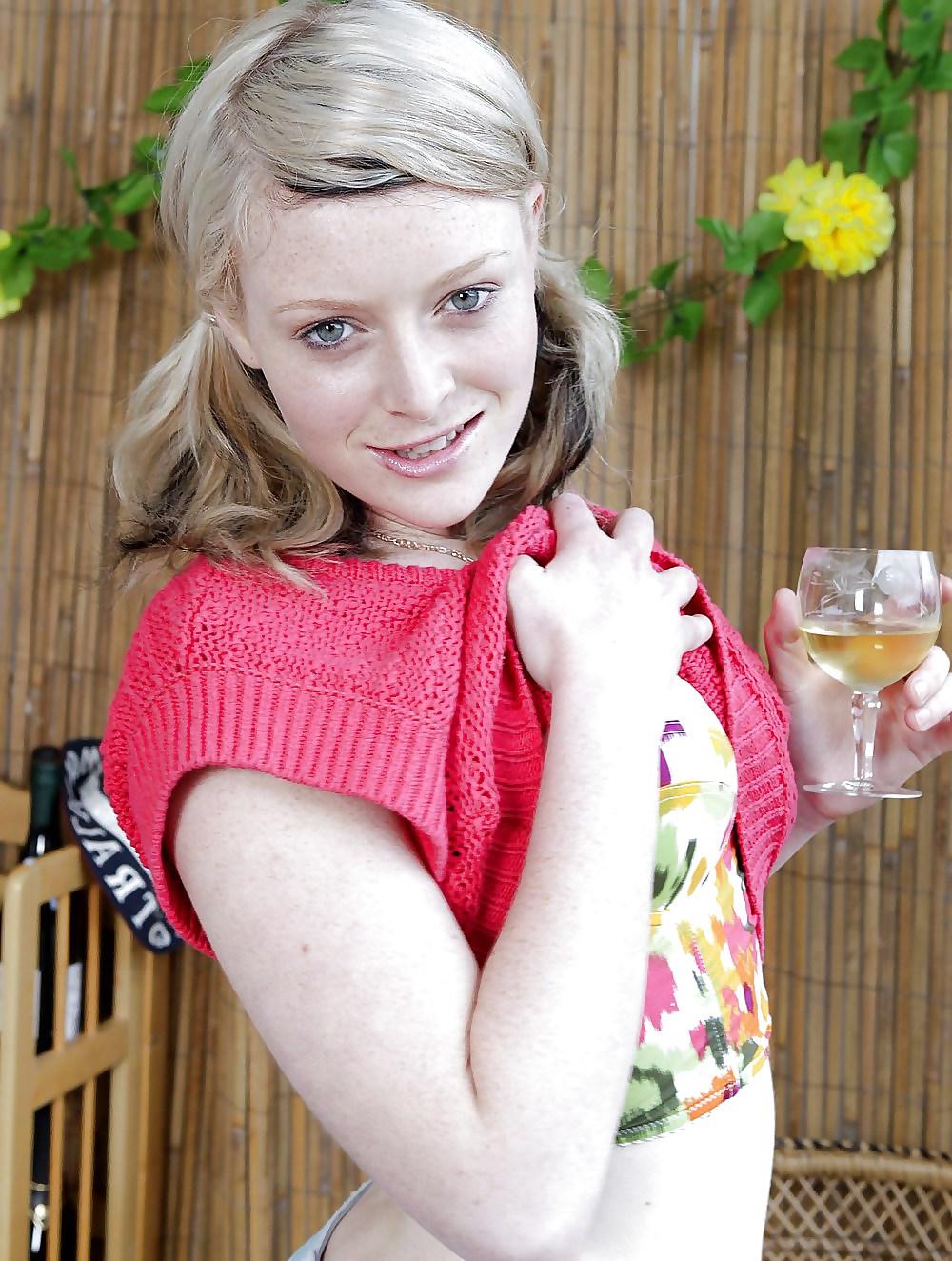 15P Pretty Blonde 25