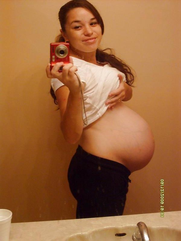 13P Another awesome PREGNANT teen selfshot