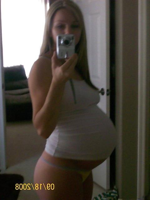 13P Another awesome PREGNANT teen selfshot