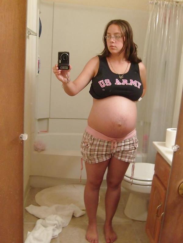 13P Another awesome PREGNANT teen selfshot