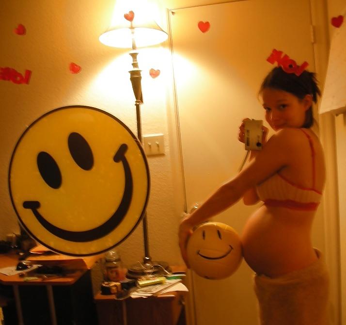 13P Another awesome PREGNANT teen selfshot