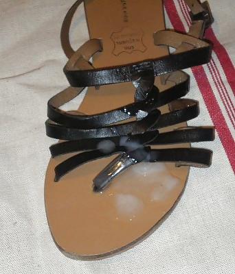 7P CUM ON WIFE BLACK SANDALS