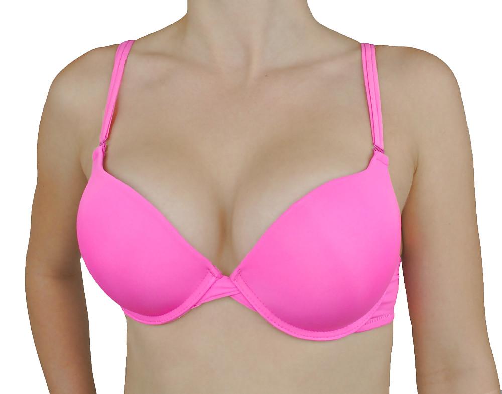 25P Woman who try to seel their bra on the internet