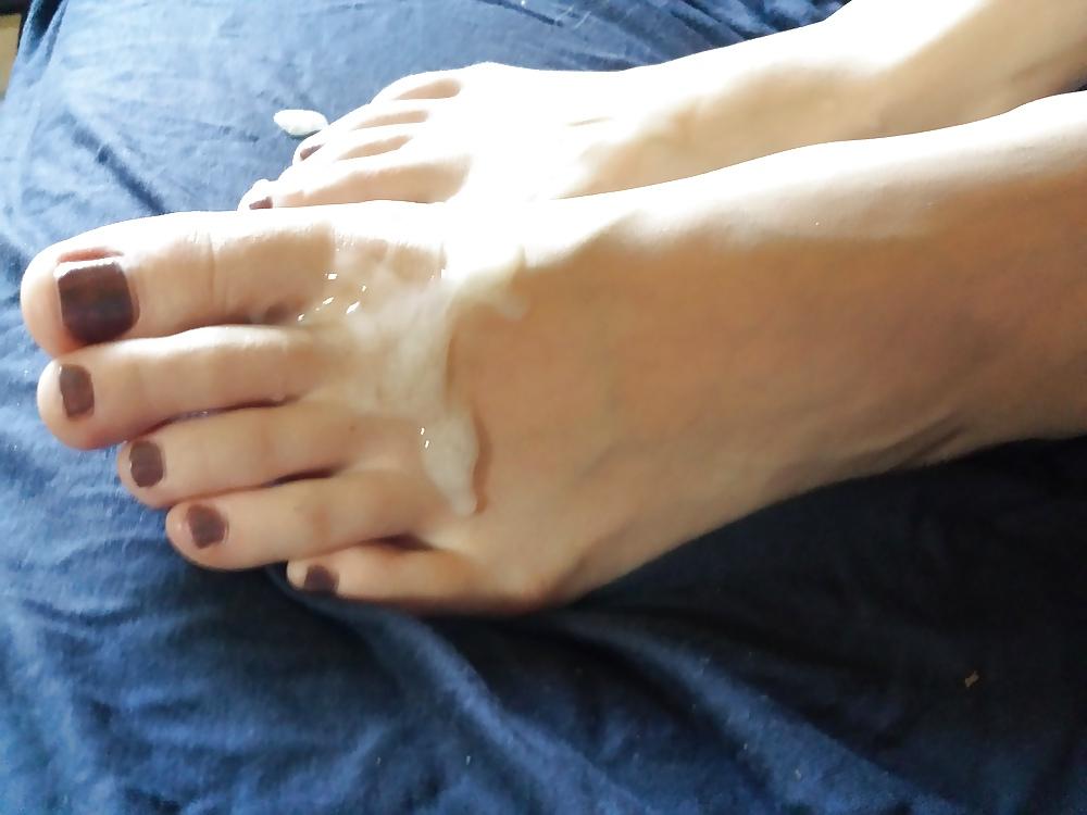 5P Cum on her Feet