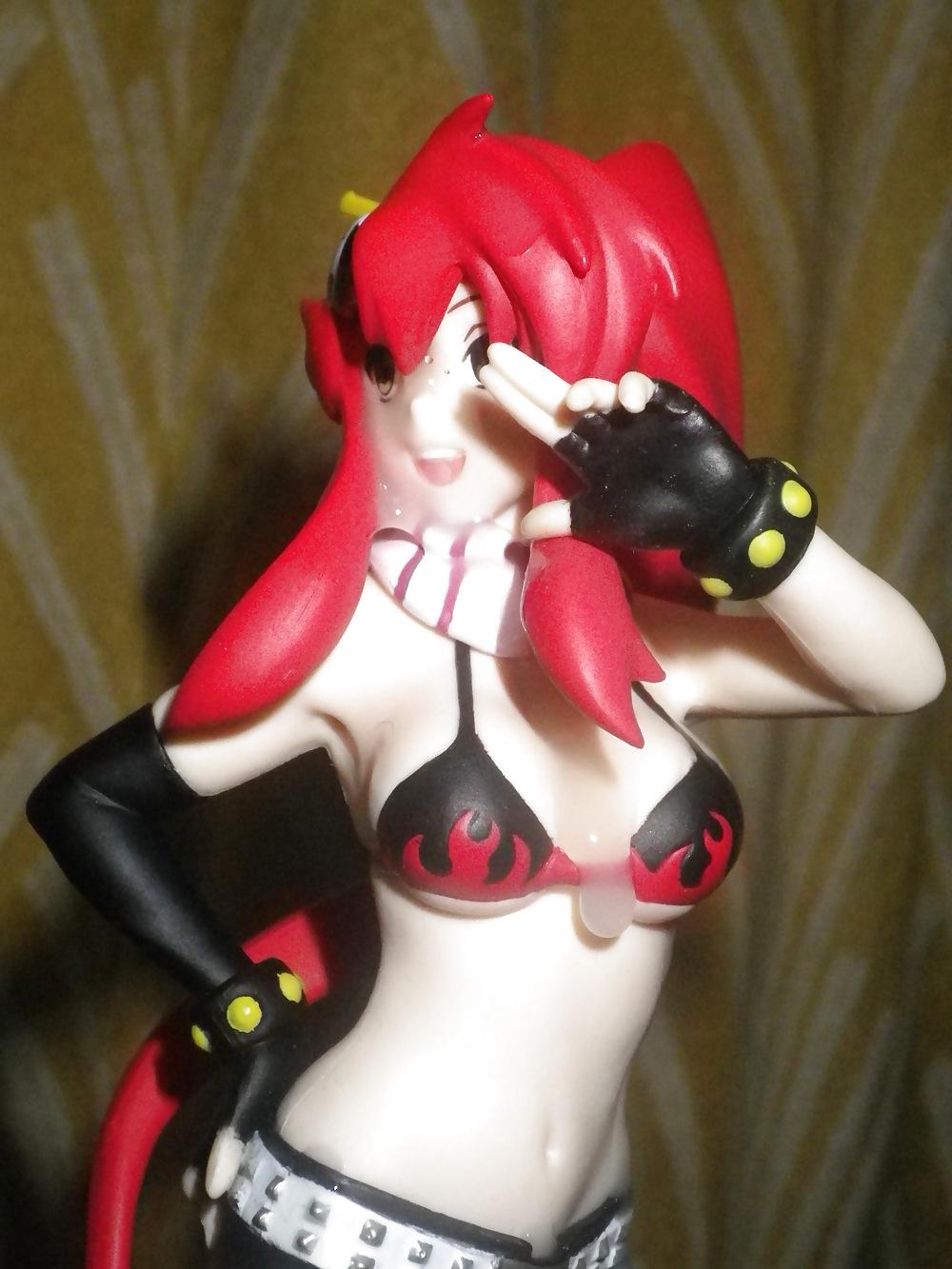 25P Semen on figures