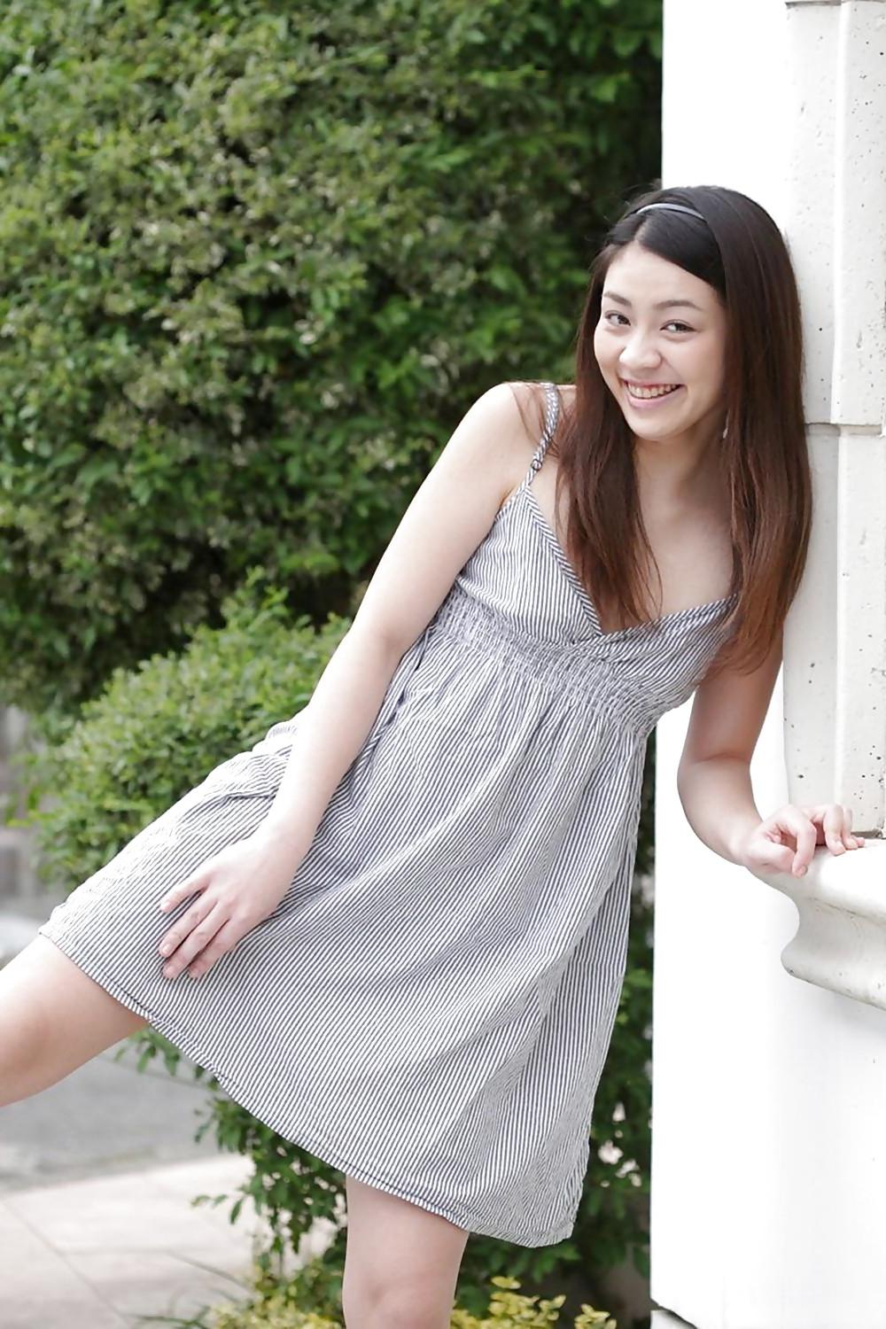 16P Pretty Asian 93