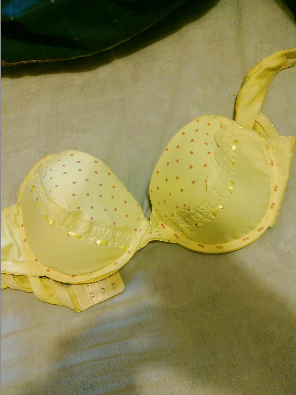 16P Los calzones y bra de mi vecina