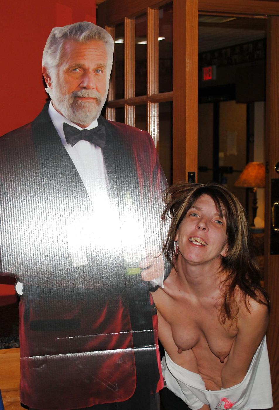 9P Flashing Hard Nipples At The Bar