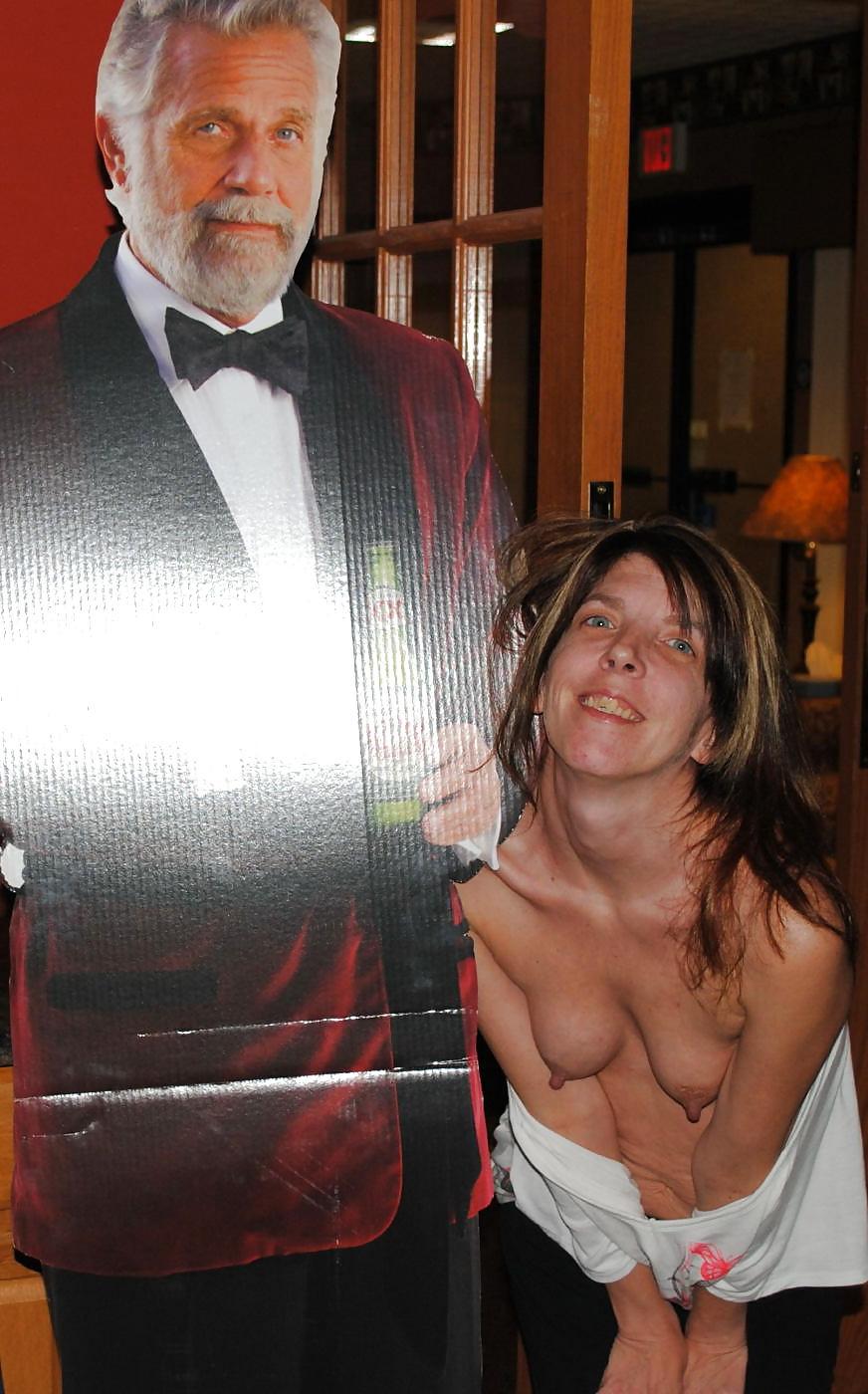 9P Flashing Hard Nipples At The Bar