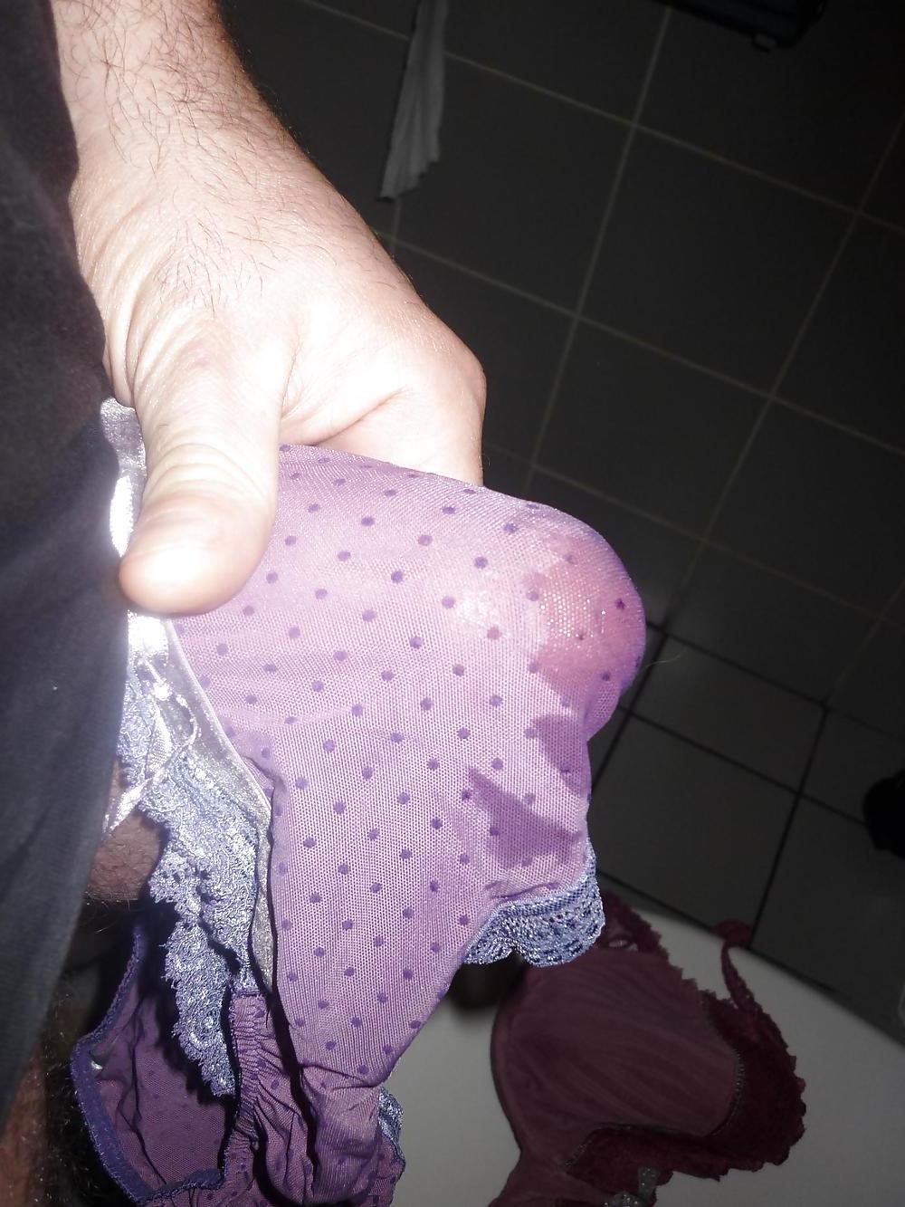 25P Cum on a friends' Wife Bra and panties