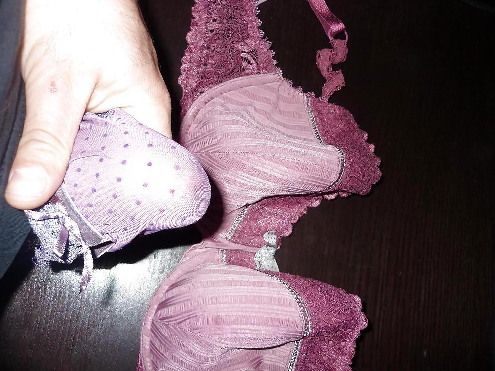 25P Cum on a friends' Wife Bra and panties