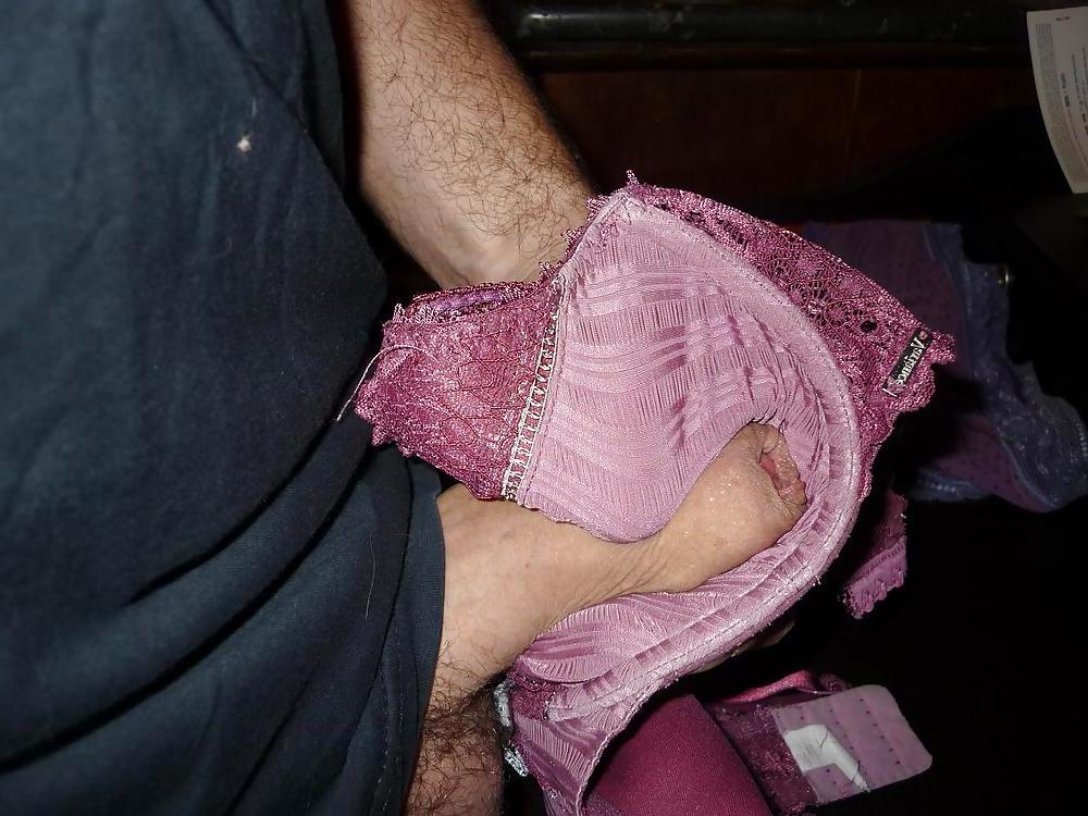 25P Cum on a friends' Wife Bra and panties