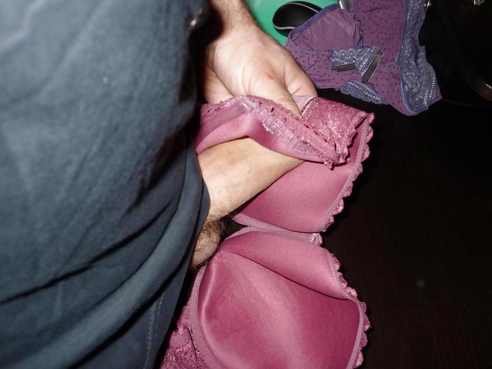 25P Cum on a friends' Wife Bra and panties