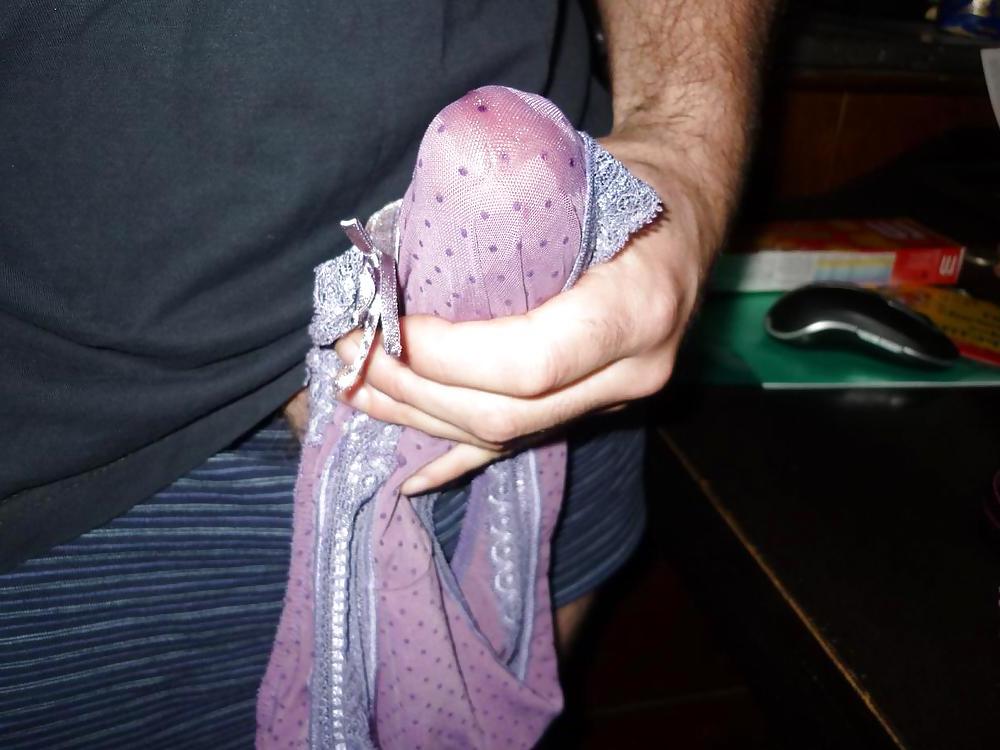 25P Cum on a friends' Wife Bra and panties