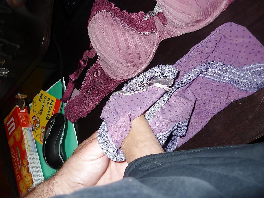 25P Cum on a friends' Wife Bra and panties