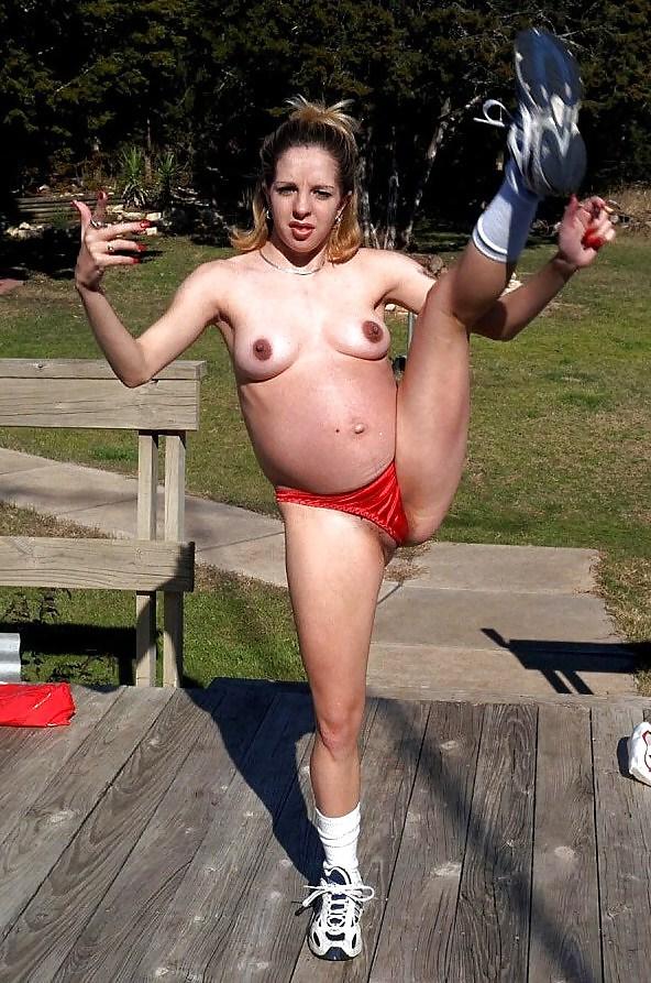 10P Pregnant red panties 