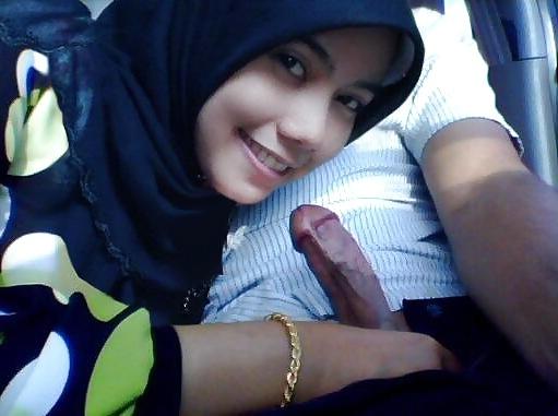 16P NEW Hijab Blowjob, cheating Wifes (never seen)
