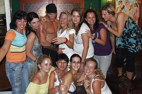 25P Women and Gladiator Male Stripper (Real party-CFNM)
