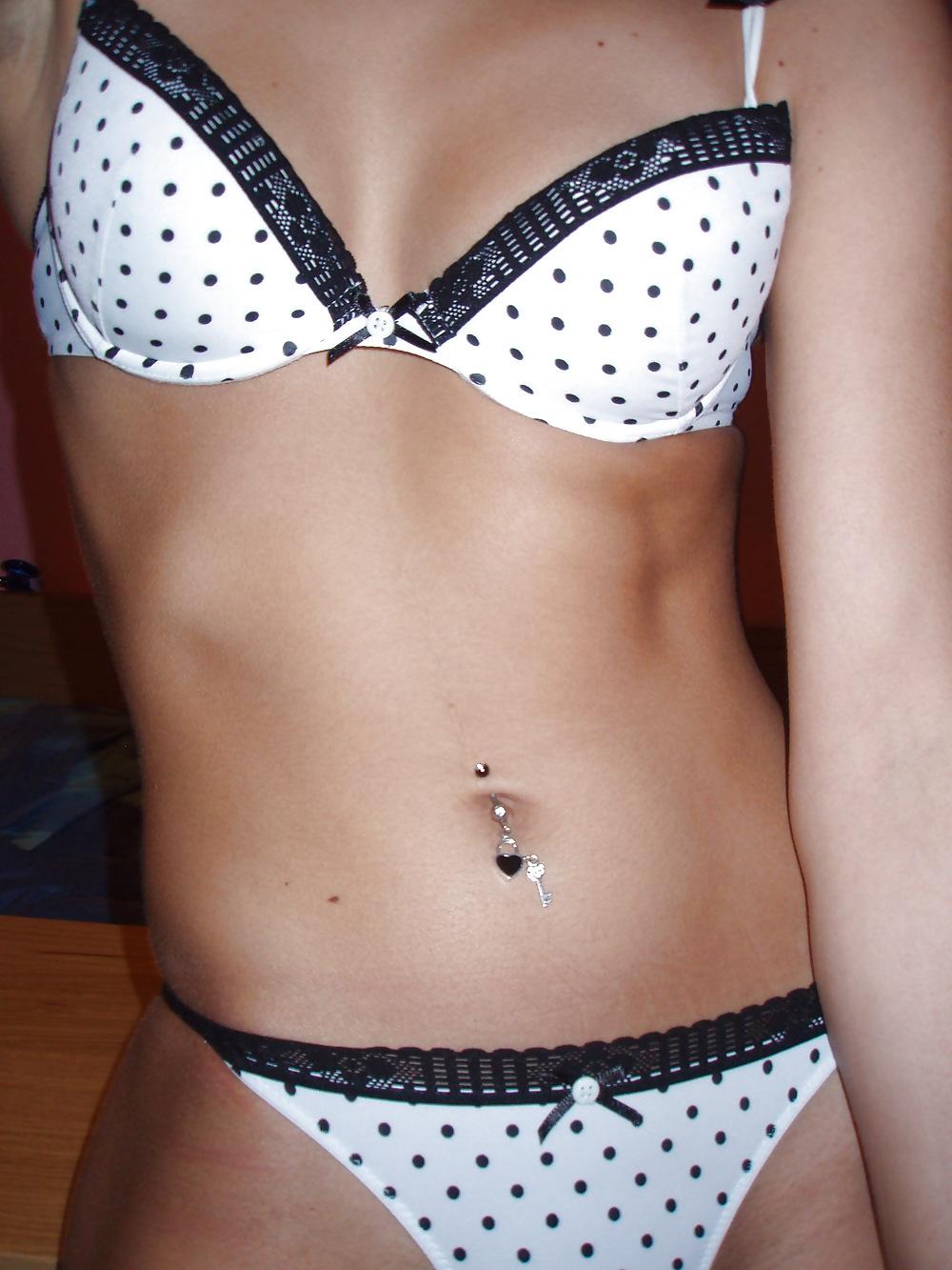25P Pretty Amateur Sofia
