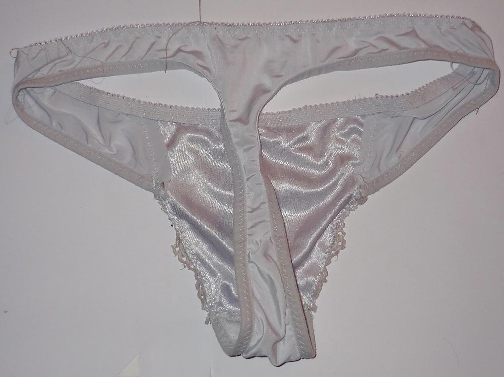11P Pretty thong 