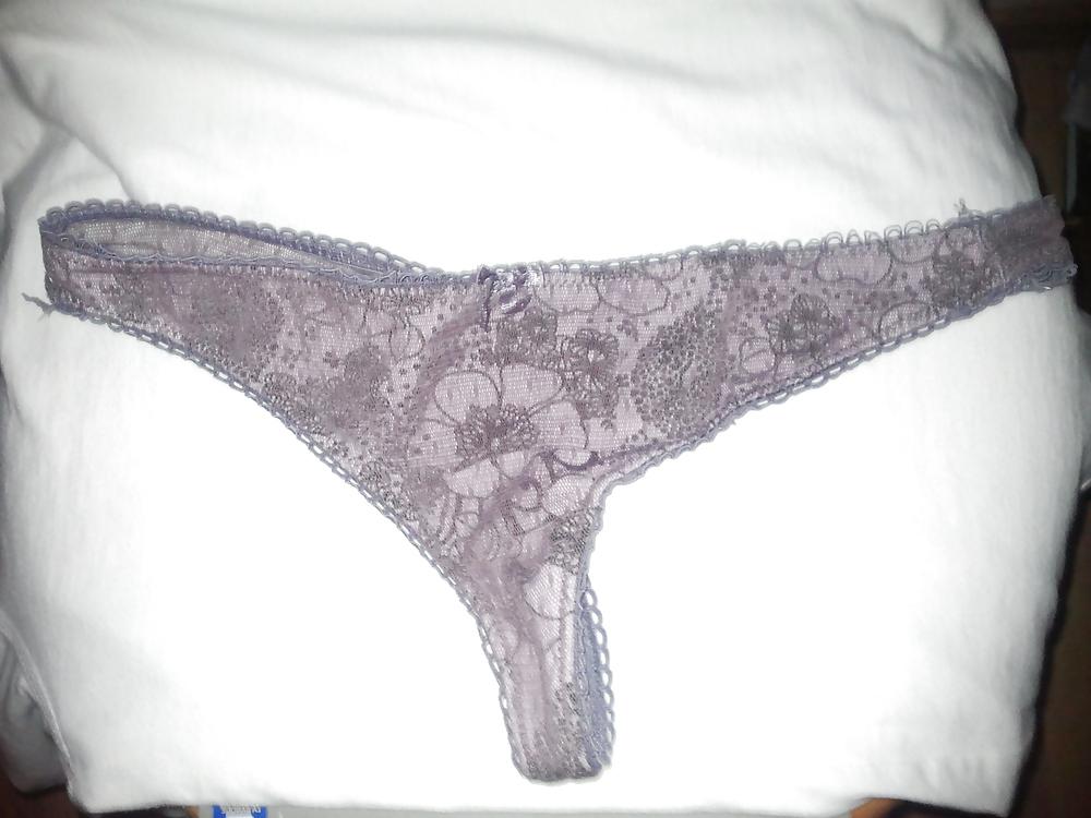 11P Pretty thong 