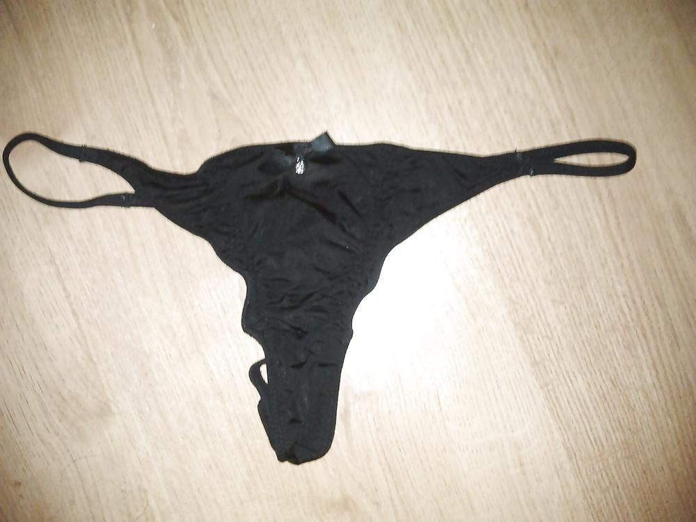 11P Pretty thong 